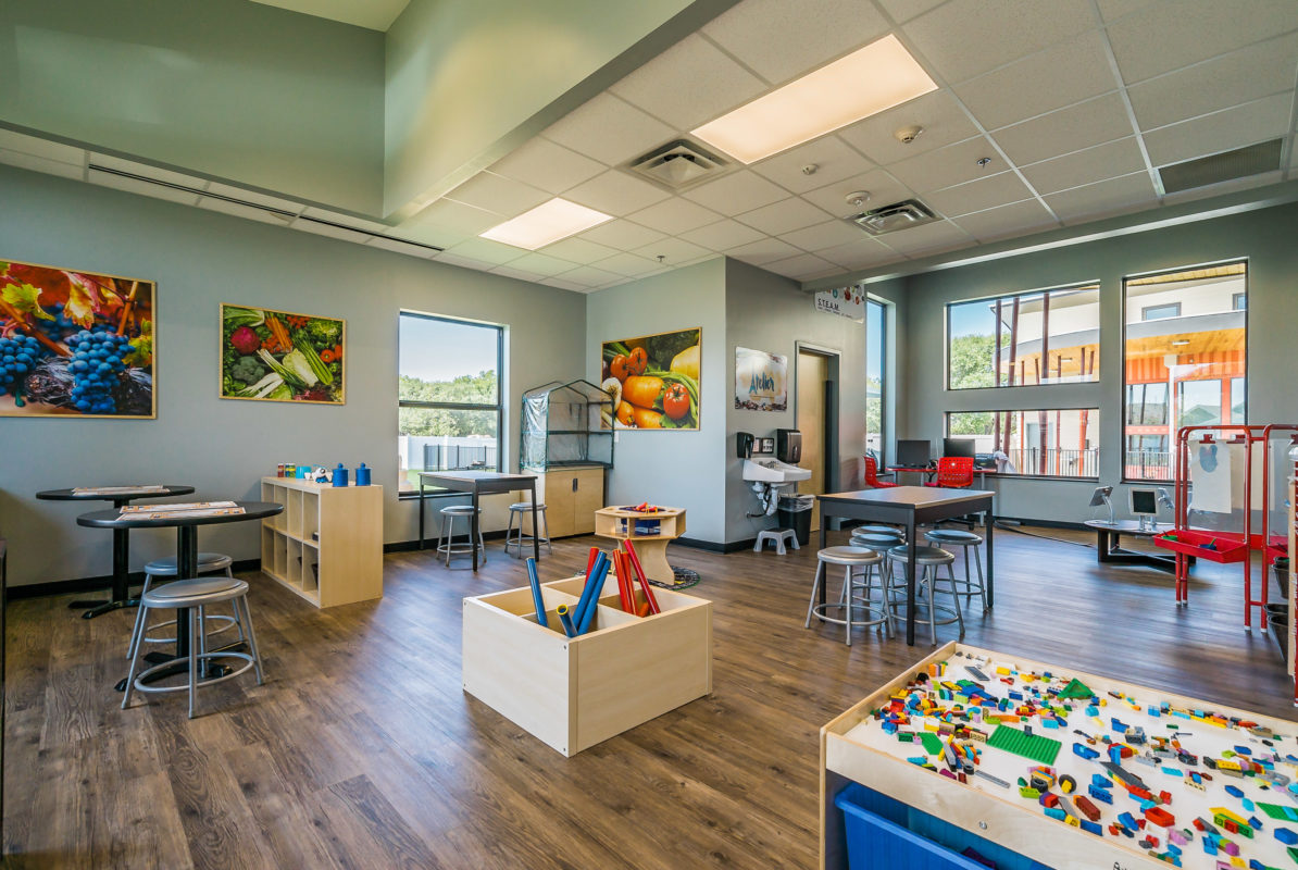 Stepping Stone School at Plum Creek / Buda
