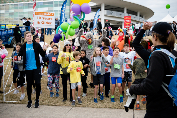 2018 Turkey Trot warm up with Stepping Stone School preschoolers and staff 2018 Turkey Trot warm up with Stepping Stone School preschoolers and staff